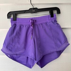 Lululemon Hotty Hot shorts with drawstring 4"